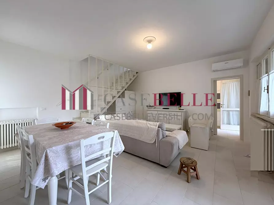 Immagine 24 di Casa indipendente in affitto  a Pietrasanta
