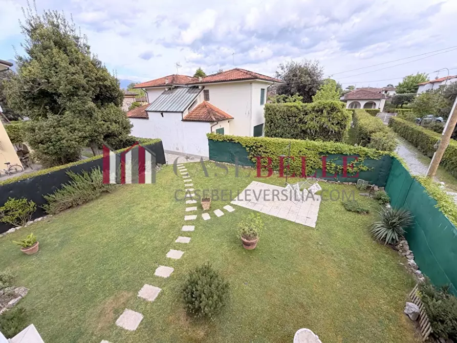 Immagine 39 di Casa indipendente in affitto  a Pietrasanta