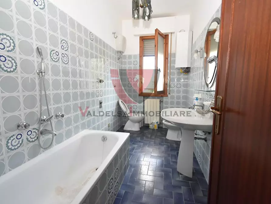 Immagine 26 di Appartamento in vendita  a Colle Di Val D'elsa