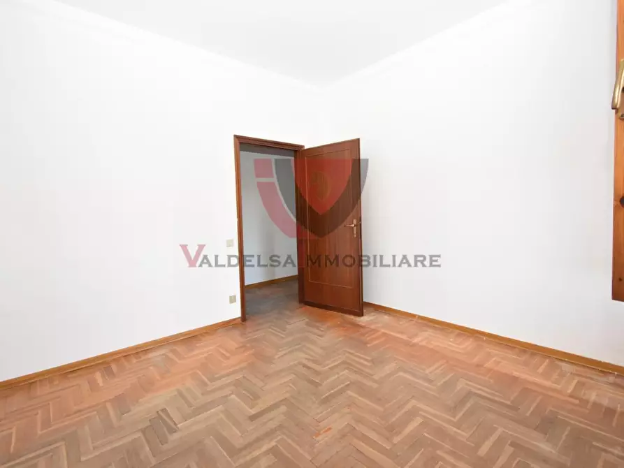 Immagine 20 di Appartamento in vendita  a Colle Di Val D'elsa