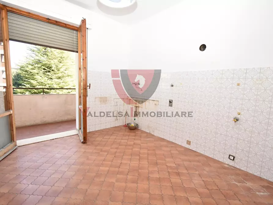 Immagine 11 di Appartamento in vendita  a Colle Di Val D'elsa