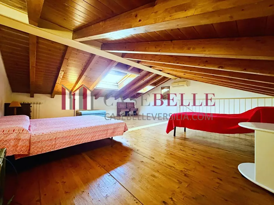Immagine 28 di Casa indipendente in vendita  a Pietrasanta