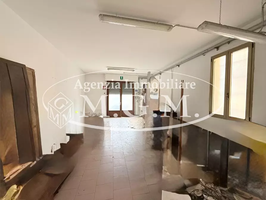 Immagine 7 di Laboratorio in vendita  a Santa Maria A Monte