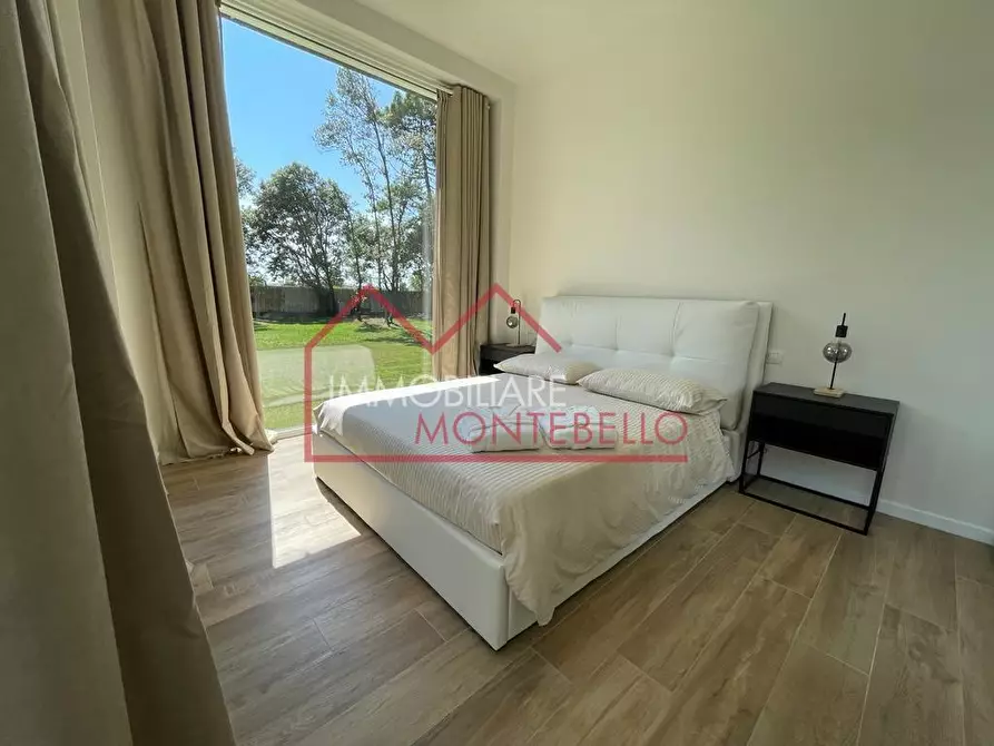 Immagine 53 di Villa in vendita  a Pietrasanta