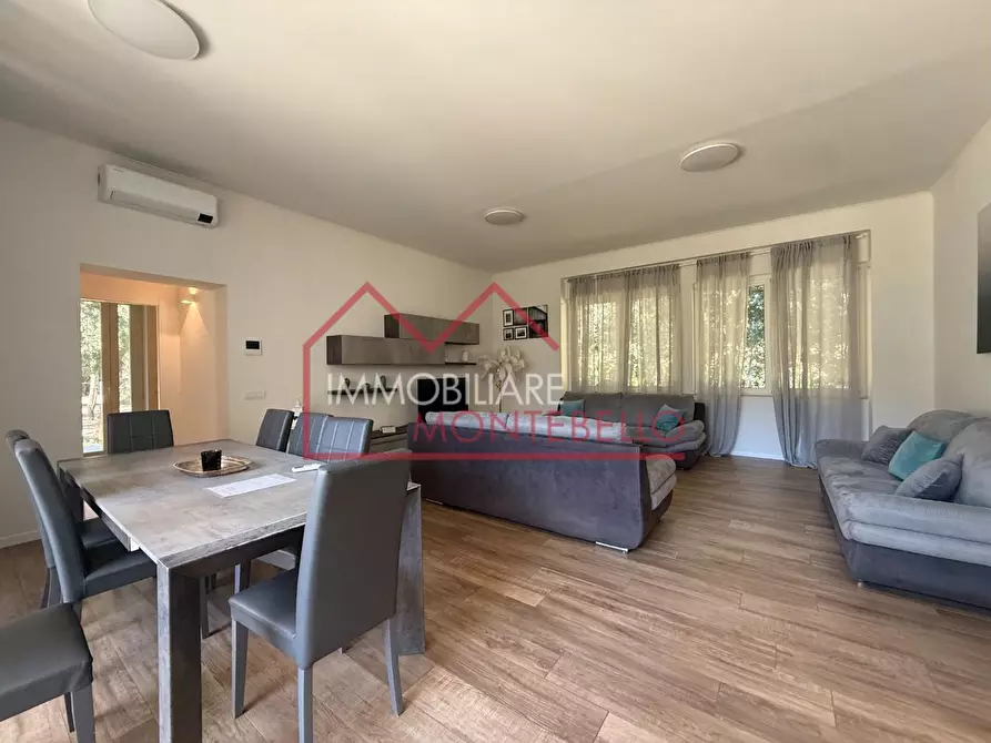 Immagine 37 di Villa in vendita  a Pietrasanta