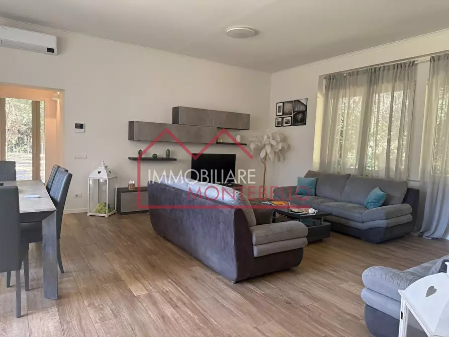 Immagine 35 di Villa in vendita  a Pietrasanta