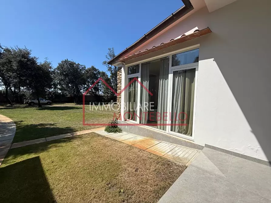 Immagine 39 di Villa in vendita  a Pietrasanta