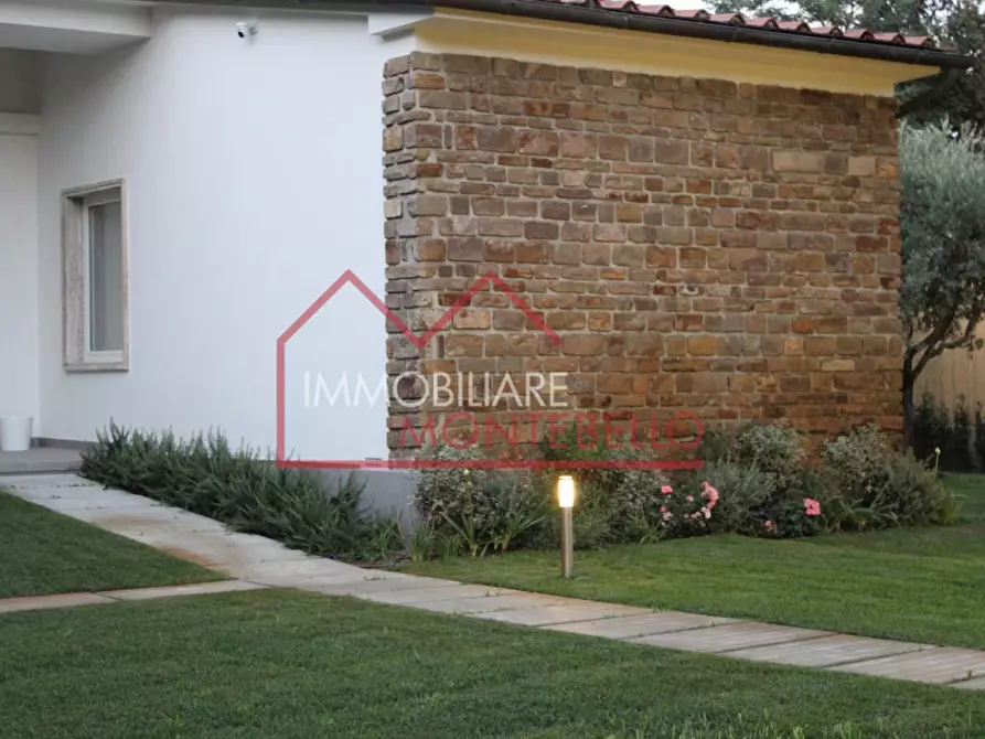Immagine 50 di Villa in vendita  a Pietrasanta