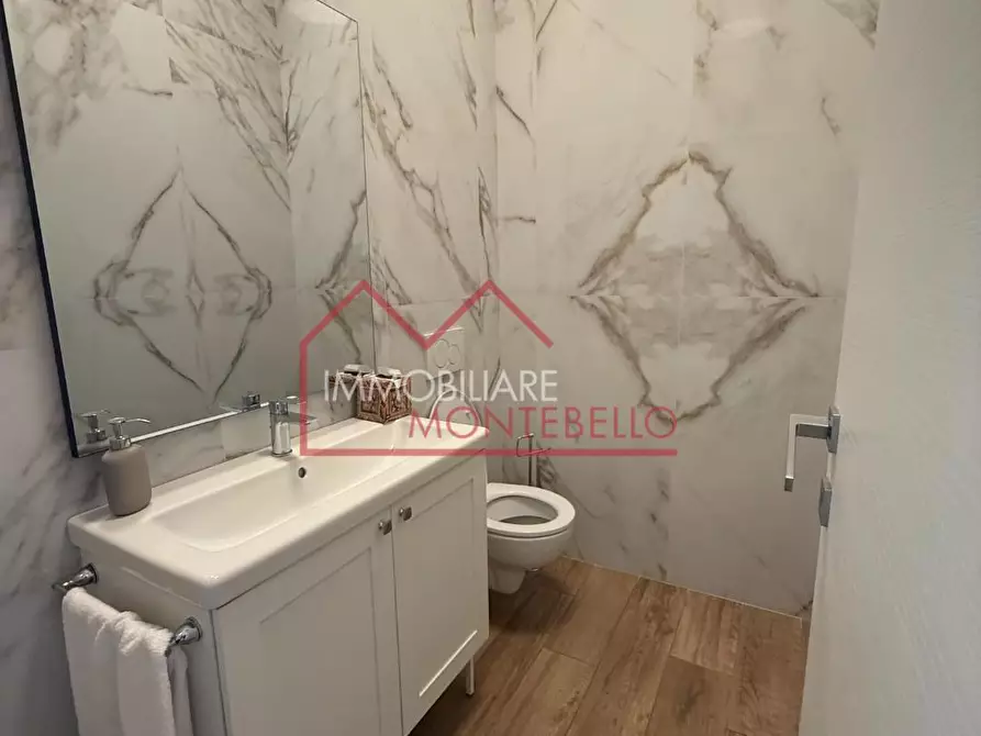 Immagine 12 di Villa in vendita  a Pietrasanta