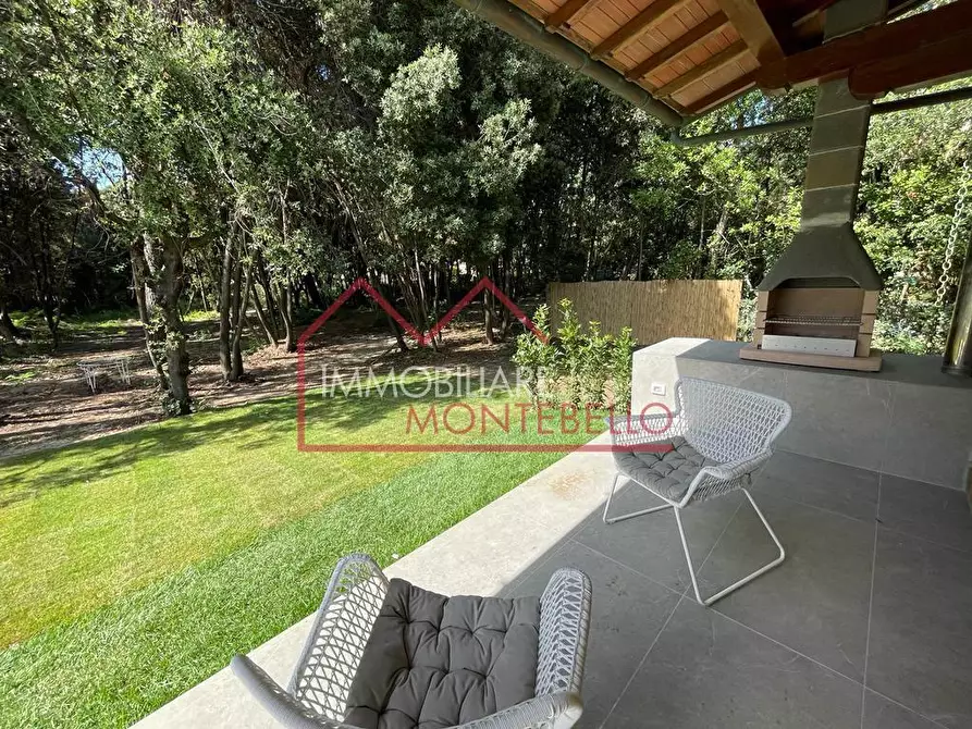 Immagine 8 di Villa in vendita  a Pietrasanta