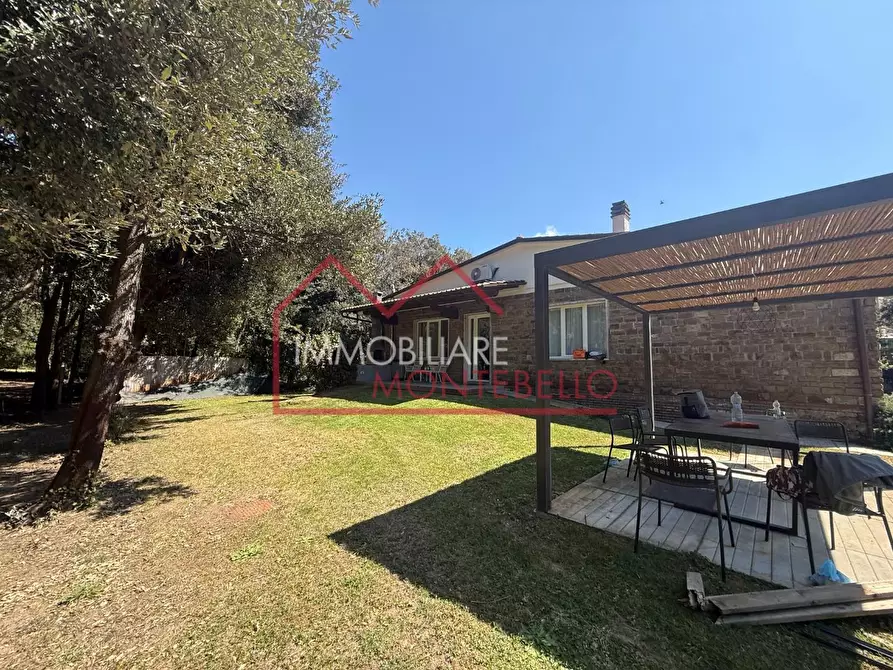 Immagine 48 di Villa in vendita  a Pietrasanta