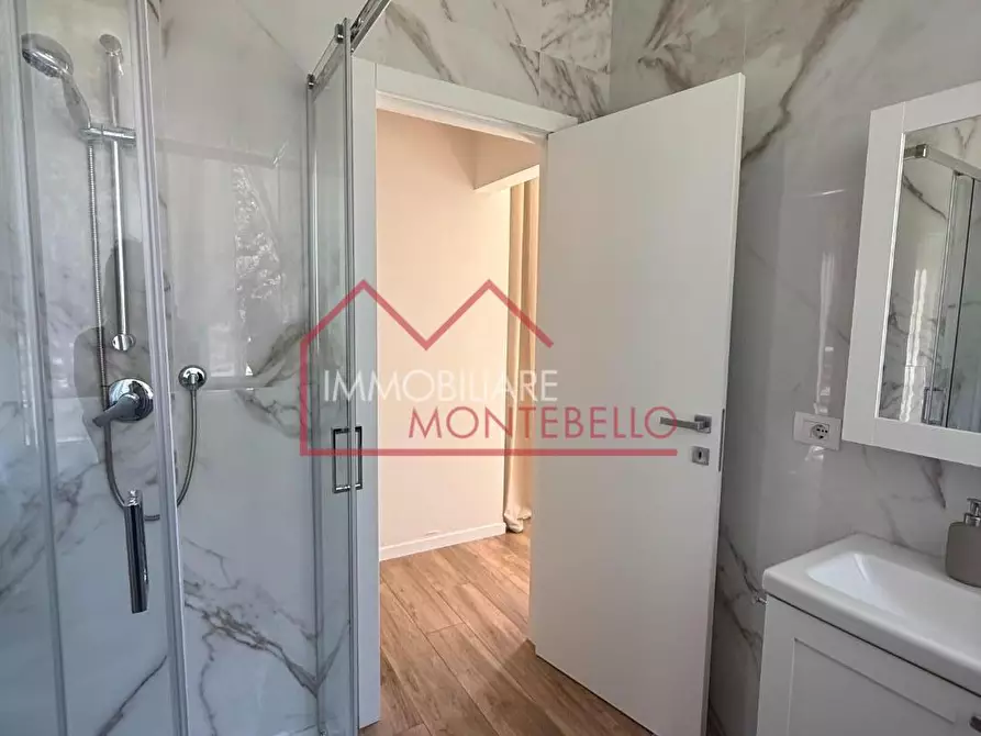 Immagine 16 di Villa in vendita  a Pietrasanta