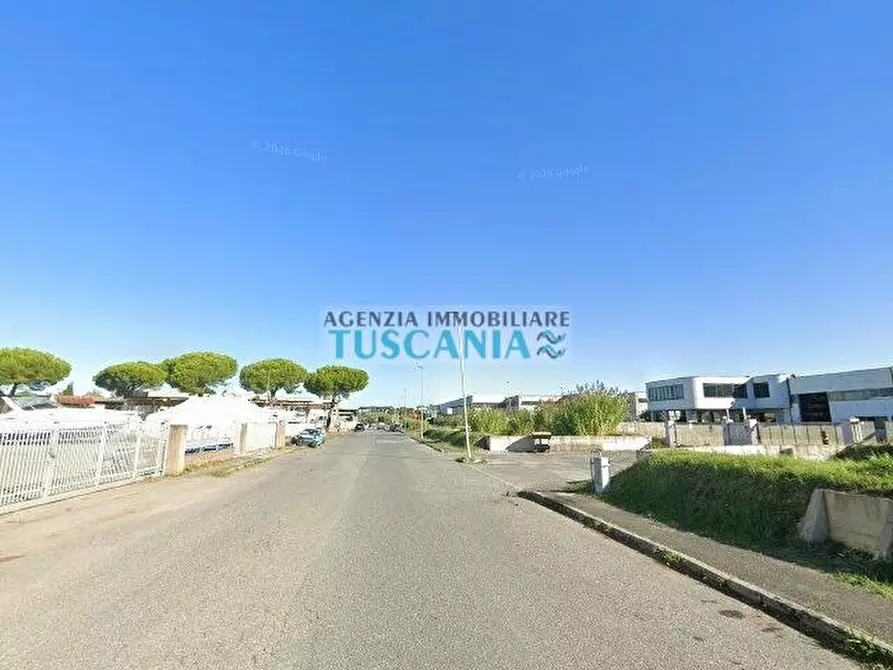 Immagine 1 di Attività artigianale in vendita  a Cecina
