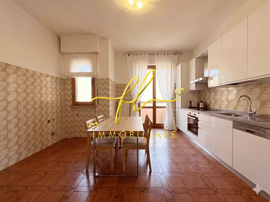 Immagine 5 di Appartamento in vendita  a Cecina