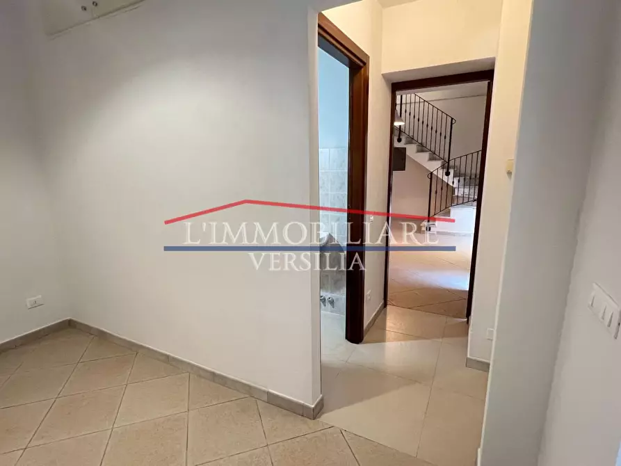 Immagine 12 di Appartamento in vendita  a Massa