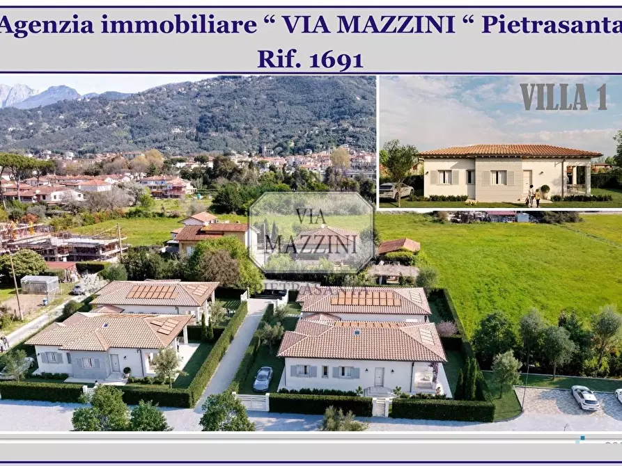 Immagine 1 di Villa in vendita  a Pietrasanta