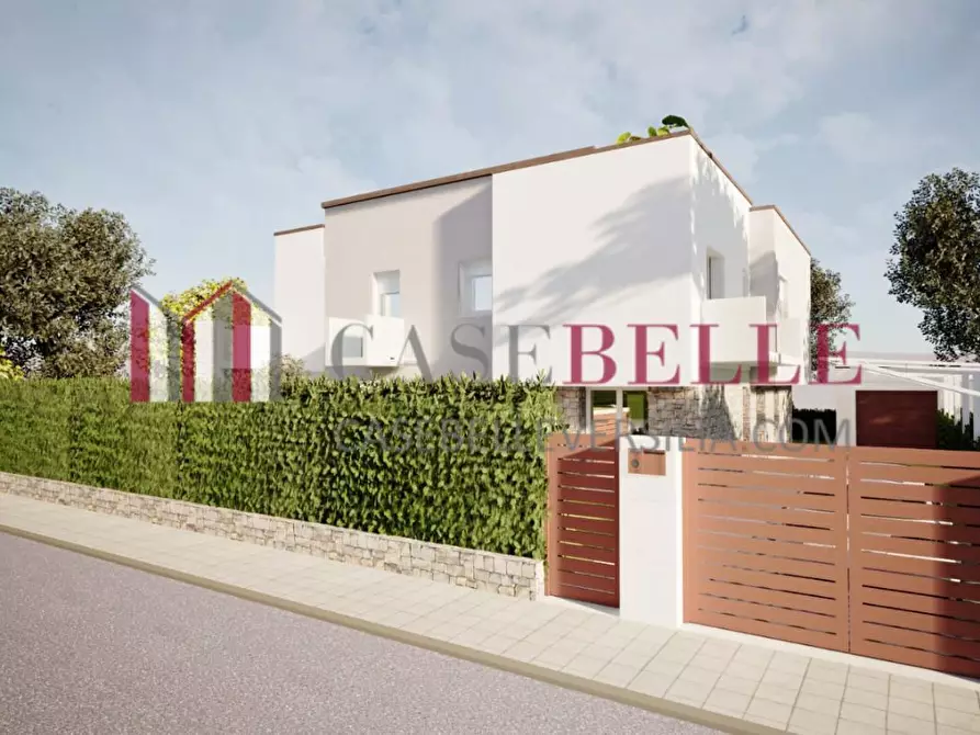 Immagine 18 di Casa trifamiliare in vendita  a Camaiore
