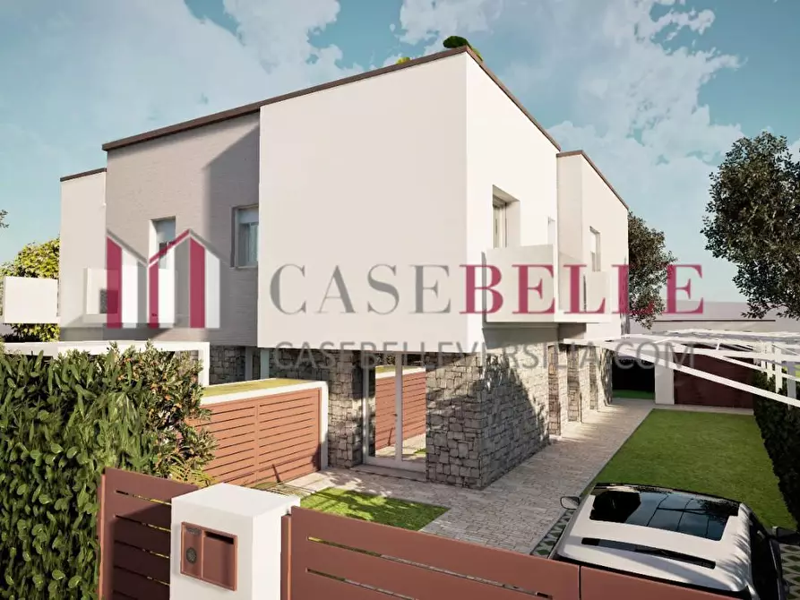 Immagine 19 di Casa trifamiliare in vendita  a Camaiore