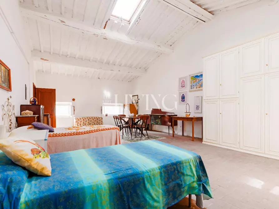 Immagine 25 di Appartamento in vendita  a Lucca