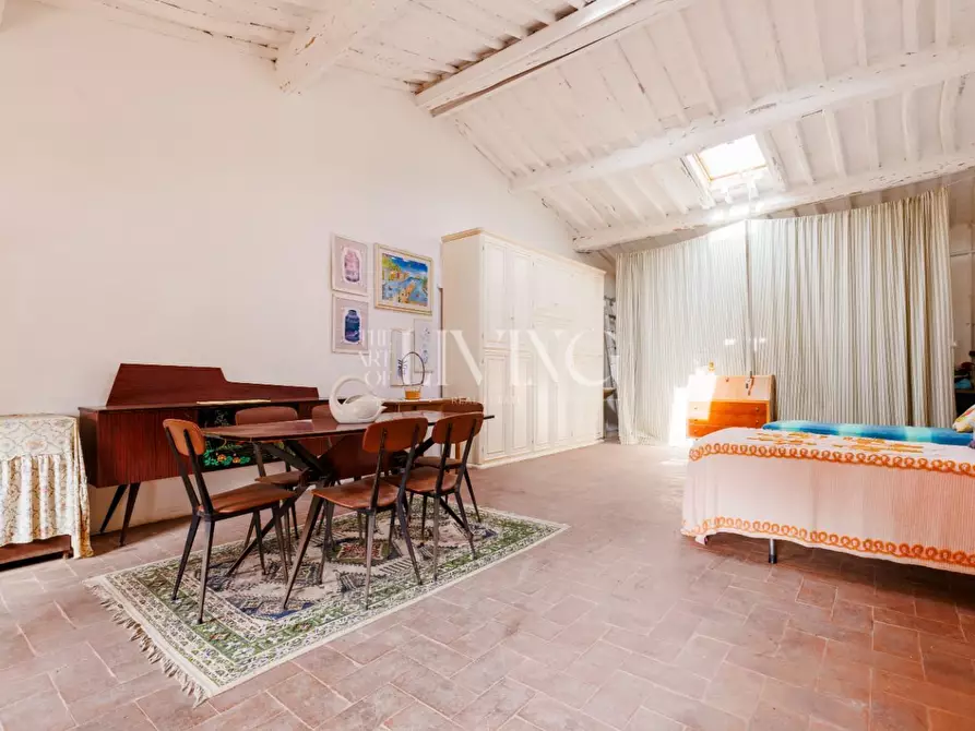 Immagine 23 di Appartamento in vendita  a Lucca