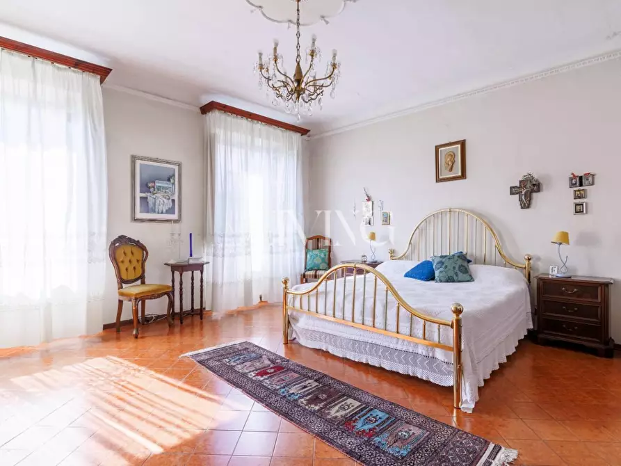 Immagine 11 di Appartamento in vendita  a Lucca