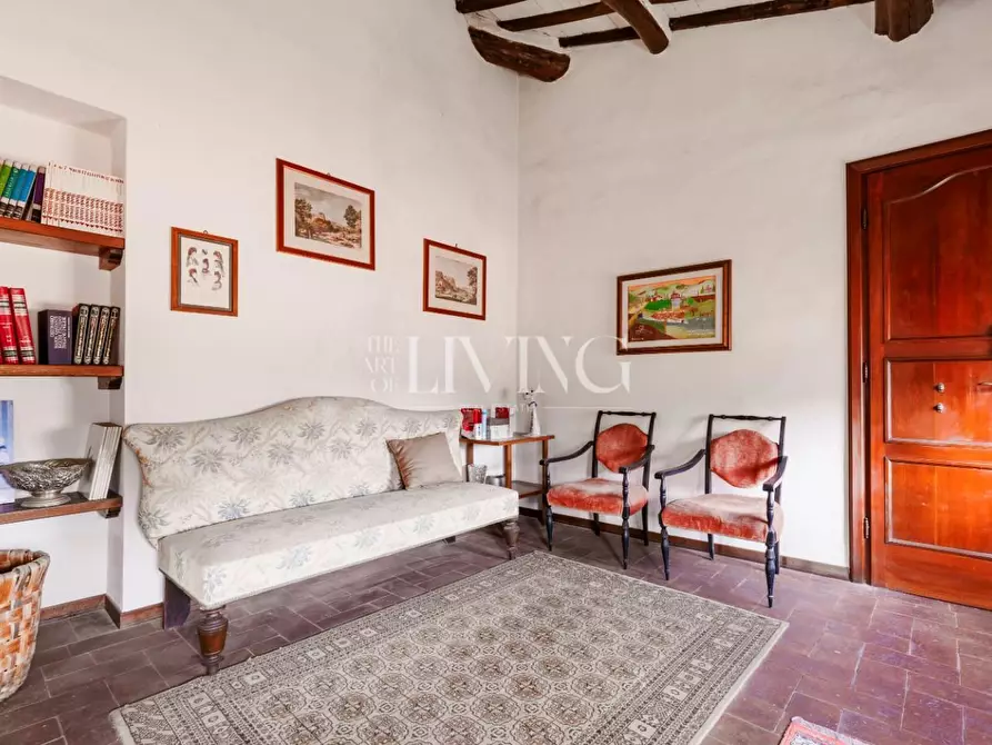 Immagine 22 di Appartamento in vendita  a Lucca