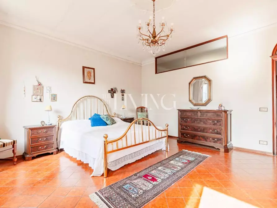 Immagine 13 di Appartamento in vendita  a Lucca