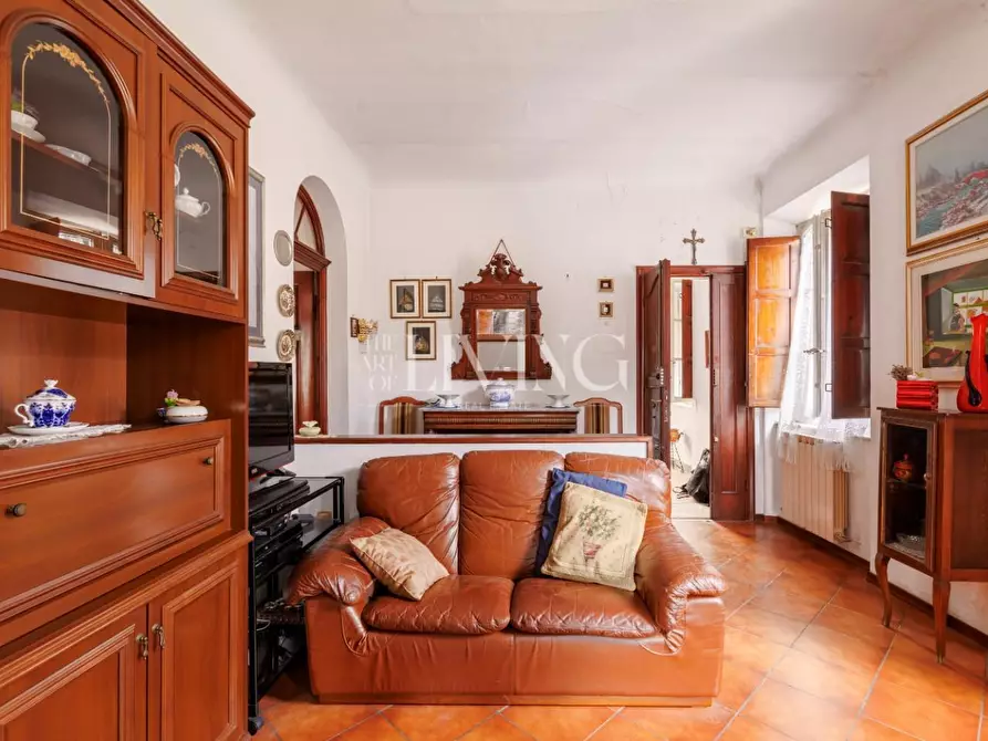 Immagine 8 di Appartamento in vendita  a Lucca