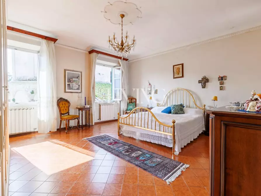 Immagine 17 di Appartamento in vendita  a Lucca