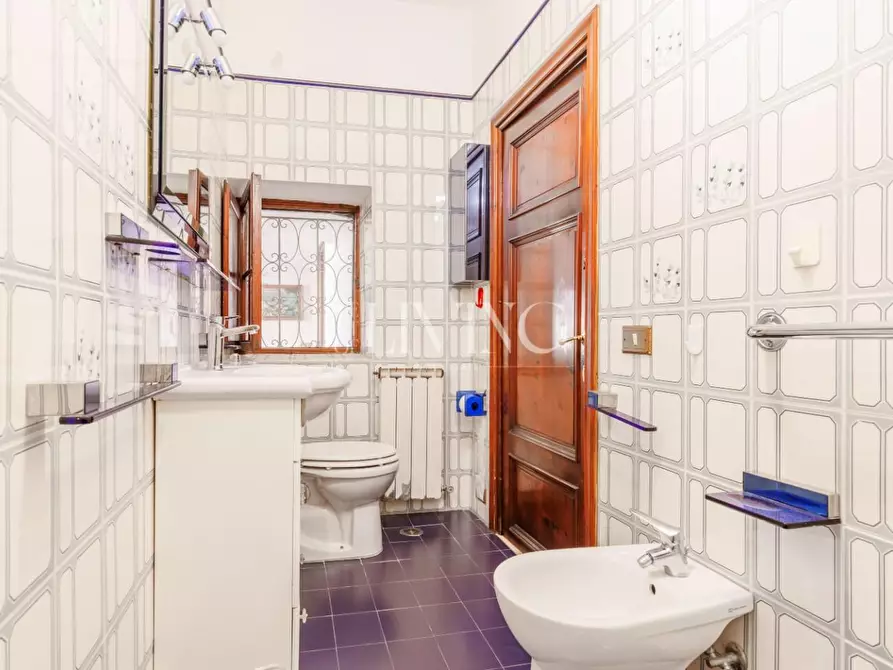 Immagine 9 di Appartamento in vendita  a Lucca