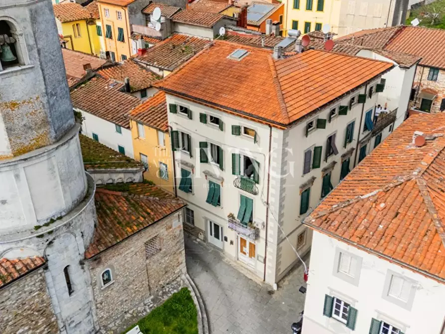 Immagine 32 di Appartamento in vendita  a Lucca