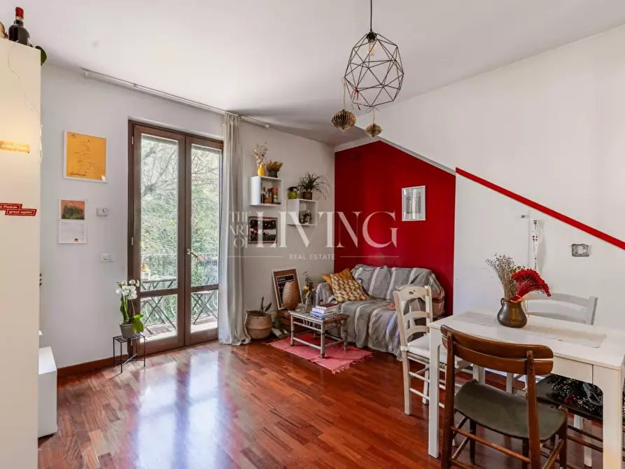 Immagine 2 di Appartamento in vendita  a Lucca