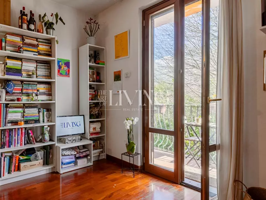 Immagine 1 di Appartamento in vendita  a Lucca