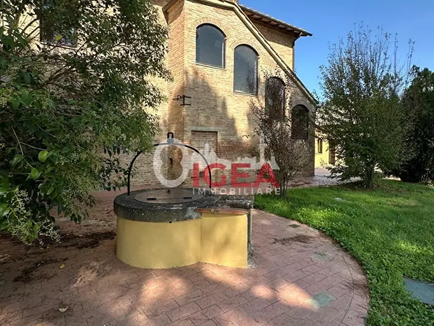 Immagine 14 di Albergo/B&B/Residence in vendita  a Montalcino