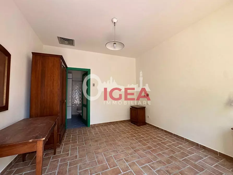 Immagine 17 di Albergo/B&B/Residence in vendita  a Montalcino