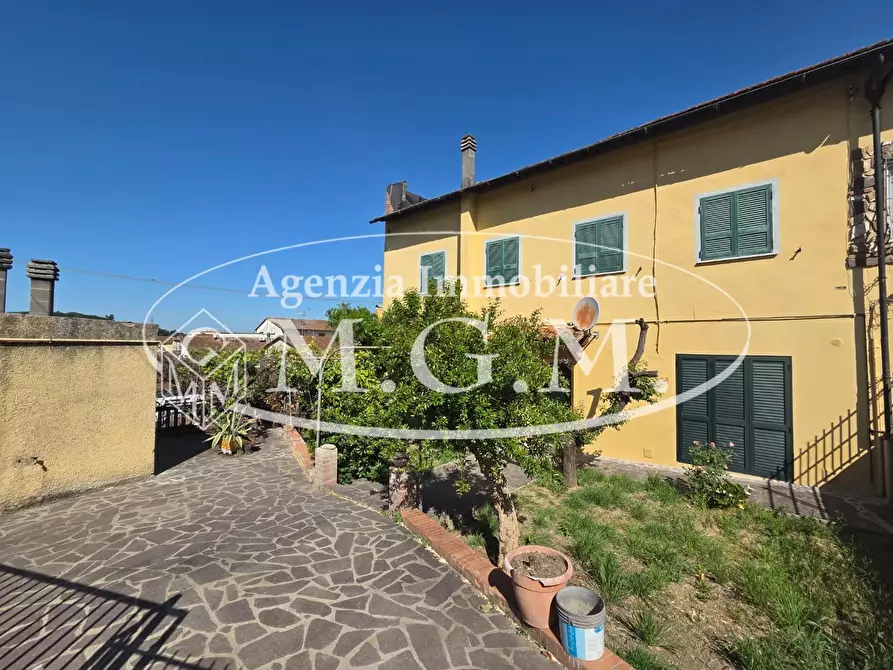 Immagine 14 di Appartamento in vendita  a Montopoli In Val D'arno