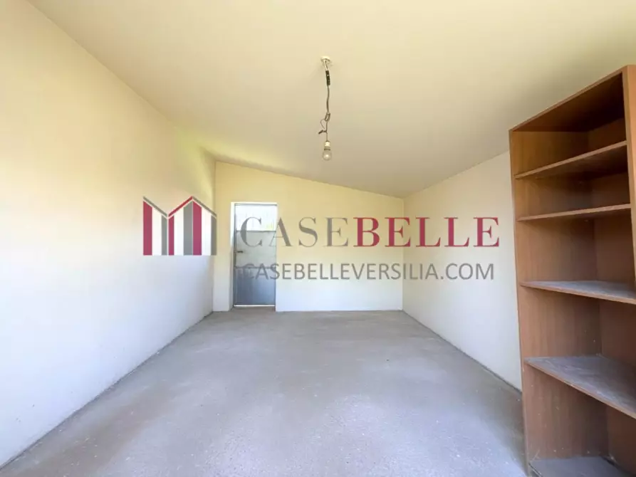 Immagine 28 di Casa bifamiliare in vendita  a Camaiore