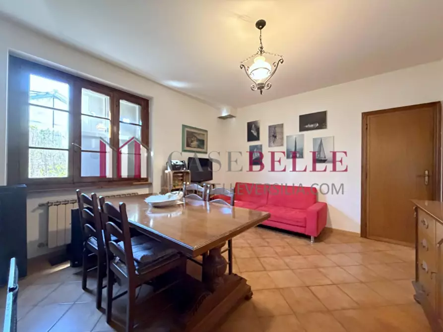 Immagine 1 di Casa bifamiliare in vendita  a Camaiore