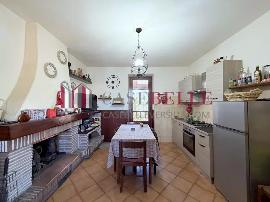 Immagine 2 di Casa bifamiliare in vendita  a Camaiore