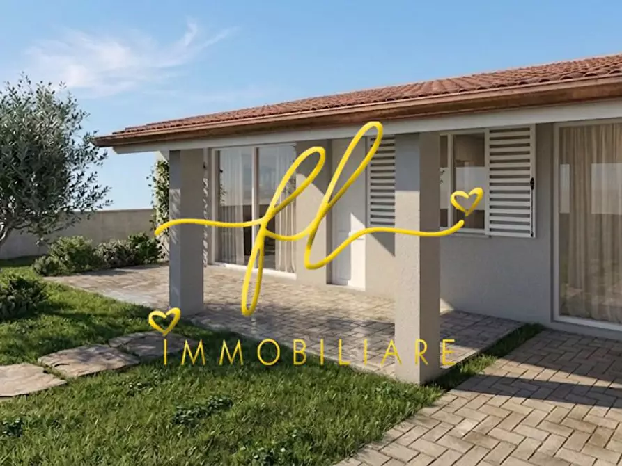 Immagine 1 di Villetta a schiera in vendita  a Cecina