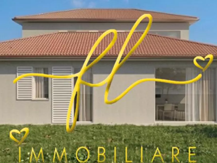 Immagine 2 di Villetta a schiera in vendita  a Cecina