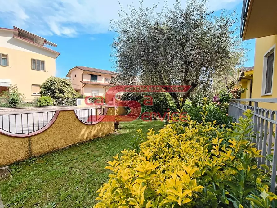 Immagine 1 di Appartamento in vendita  a Montecatini Terme