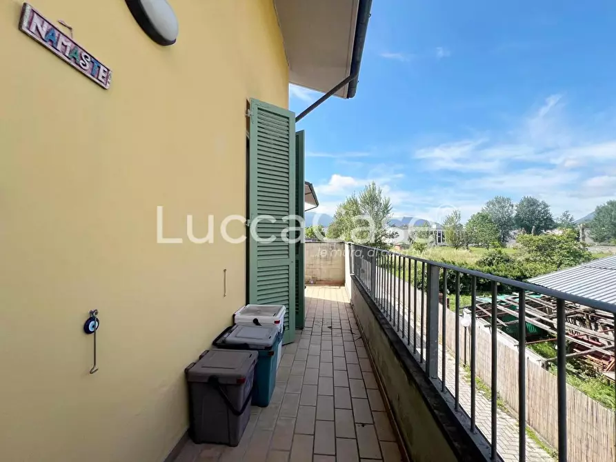 Immagine 14 di Appartamento in vendita  a Lucca