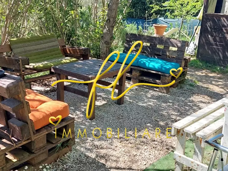 Immagine 25 di Terreno agricolo in vendita  a Livorno