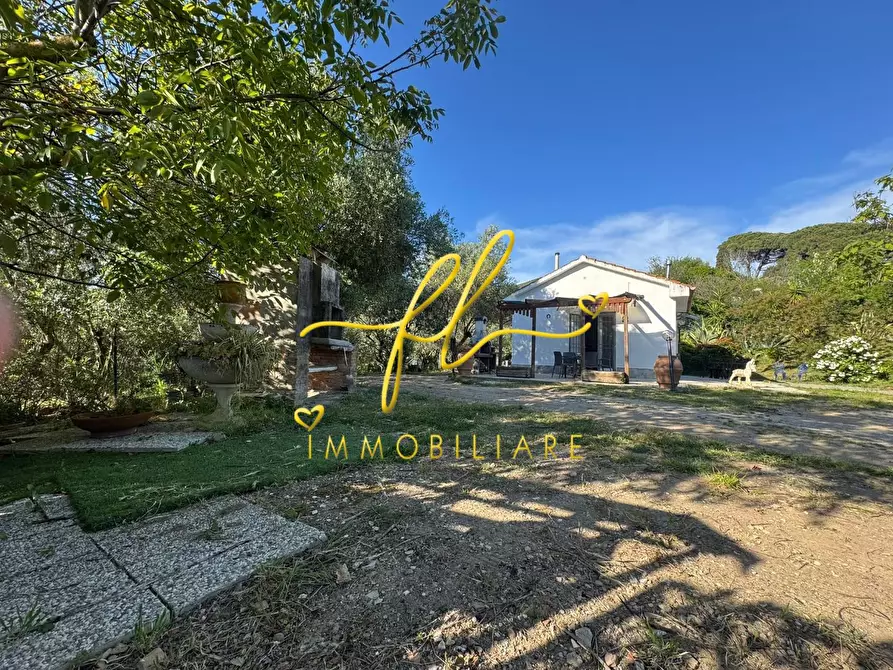 Immagine 32 di Terreno agricolo in vendita  a Livorno