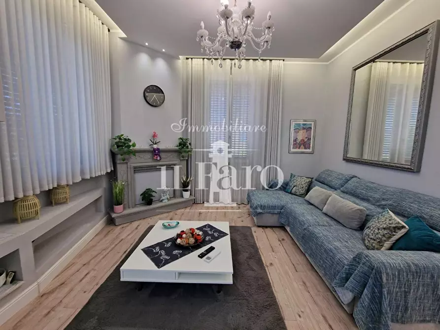 Immagine 1 di Appartamento in vendita  a Signa