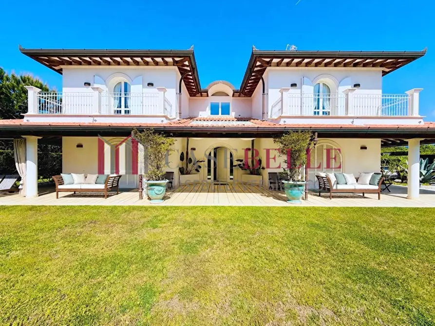 Immagine 1 di Villa in affitto  a Forte Dei Marmi