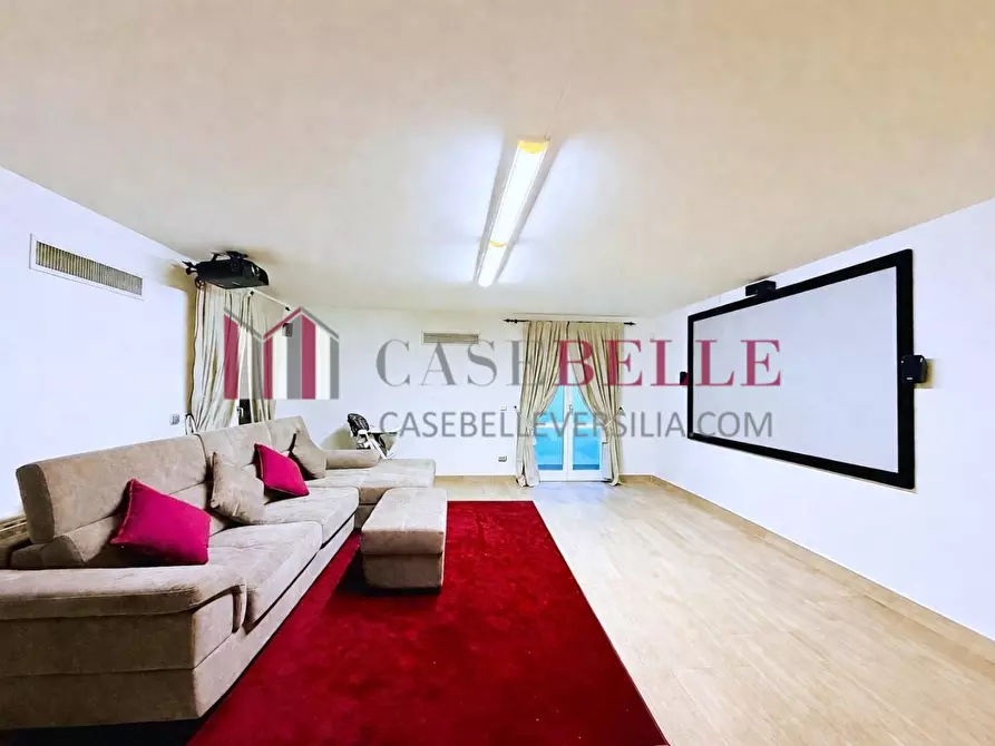Immagine 38 di Villa in affitto  a Forte Dei Marmi