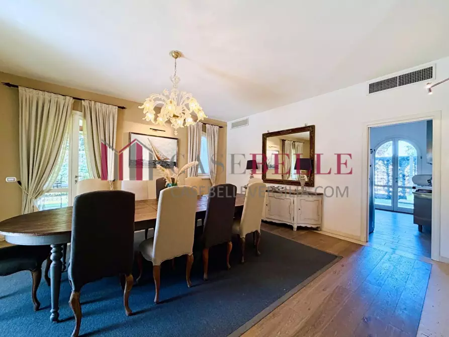 Immagine 11 di Villa in affitto  a Forte Dei Marmi