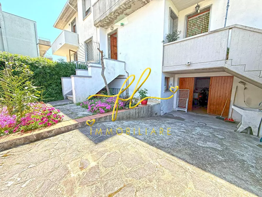 Immagine 9 di Appartamento in vendita  a Cecina